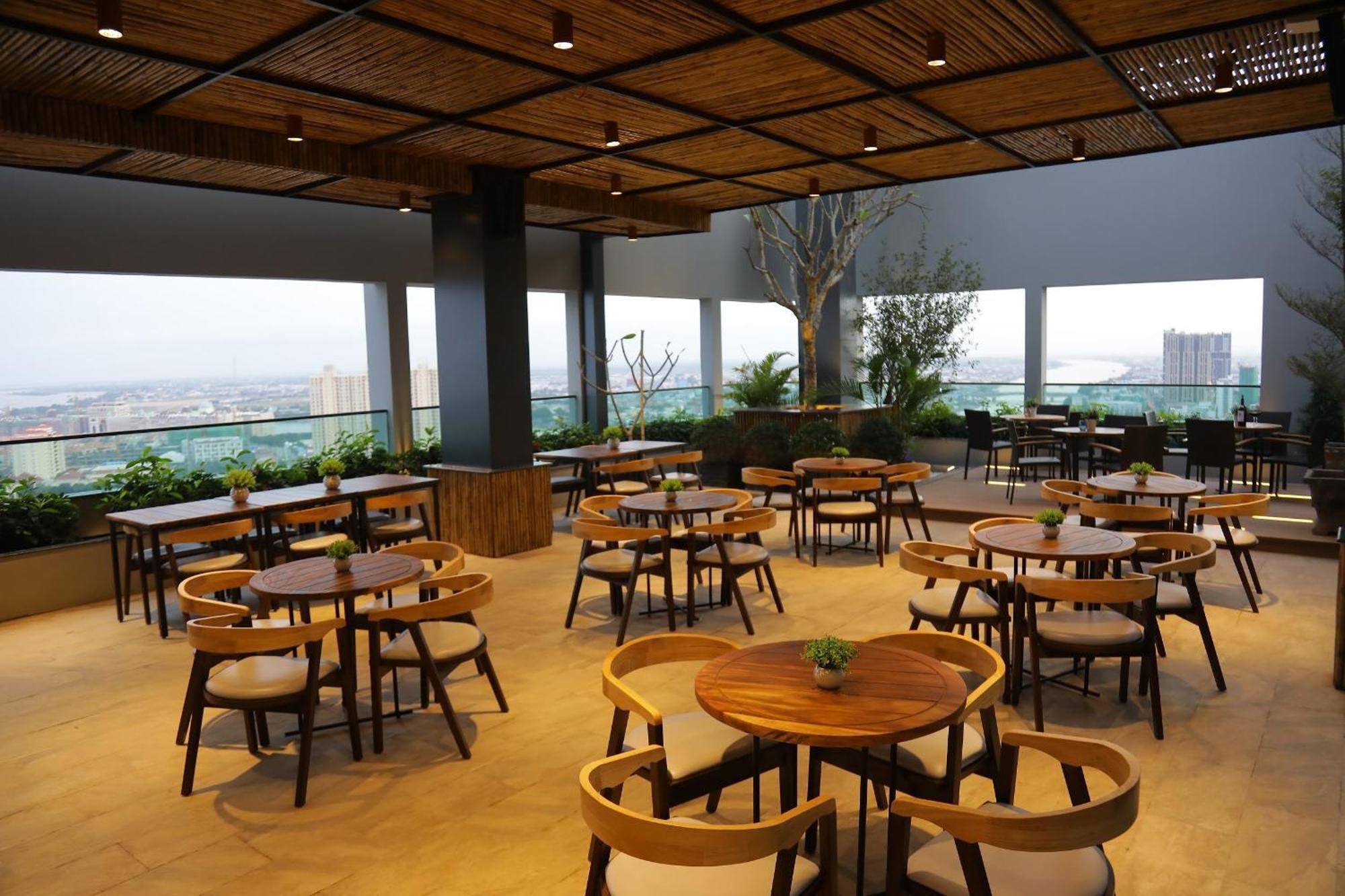 The View Serviced Residence 豪景日式酒店公寓 Phnom Penh Exteriör bild