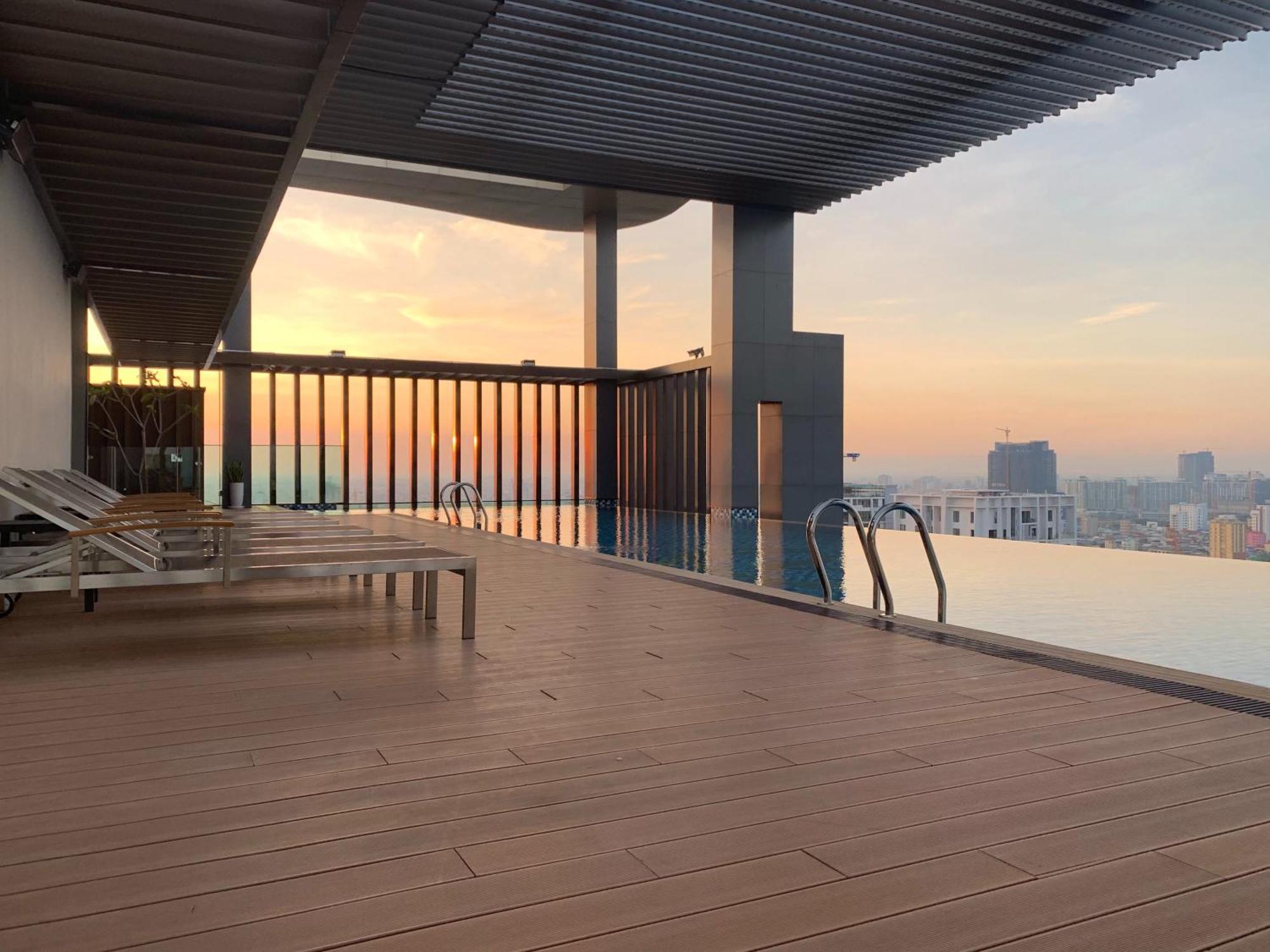 The View Serviced Residence 豪景日式酒店公寓 Phnom Penh Exteriör bild