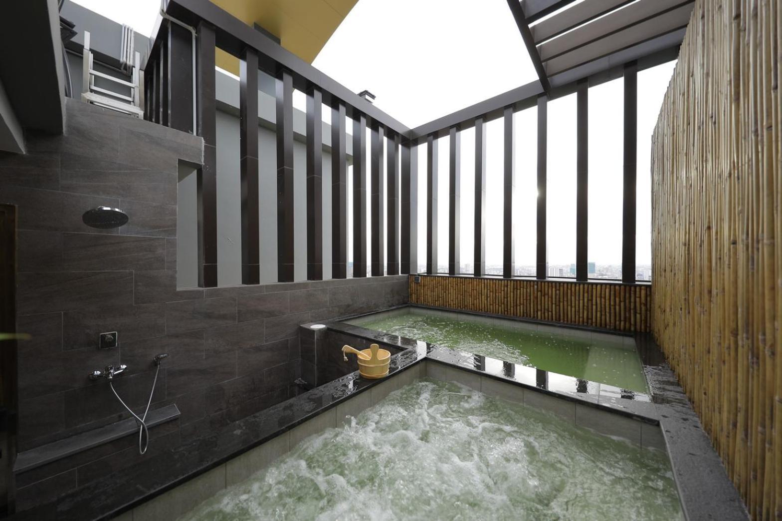 The View Serviced Residence 豪景日式酒店公寓 Phnom Penh Exteriör bild